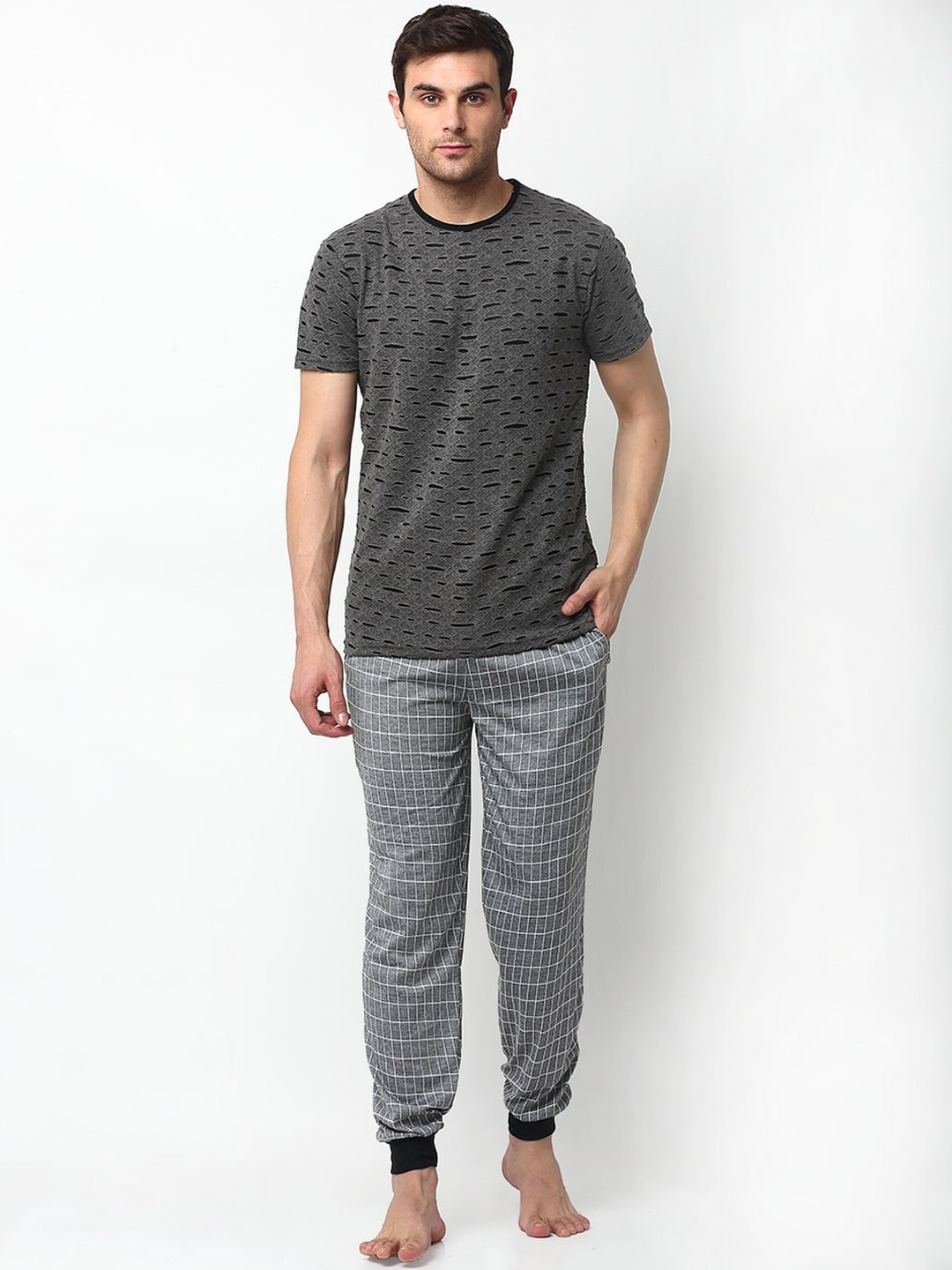 

VIMAL JONNEY Men Grey Printed Night suit