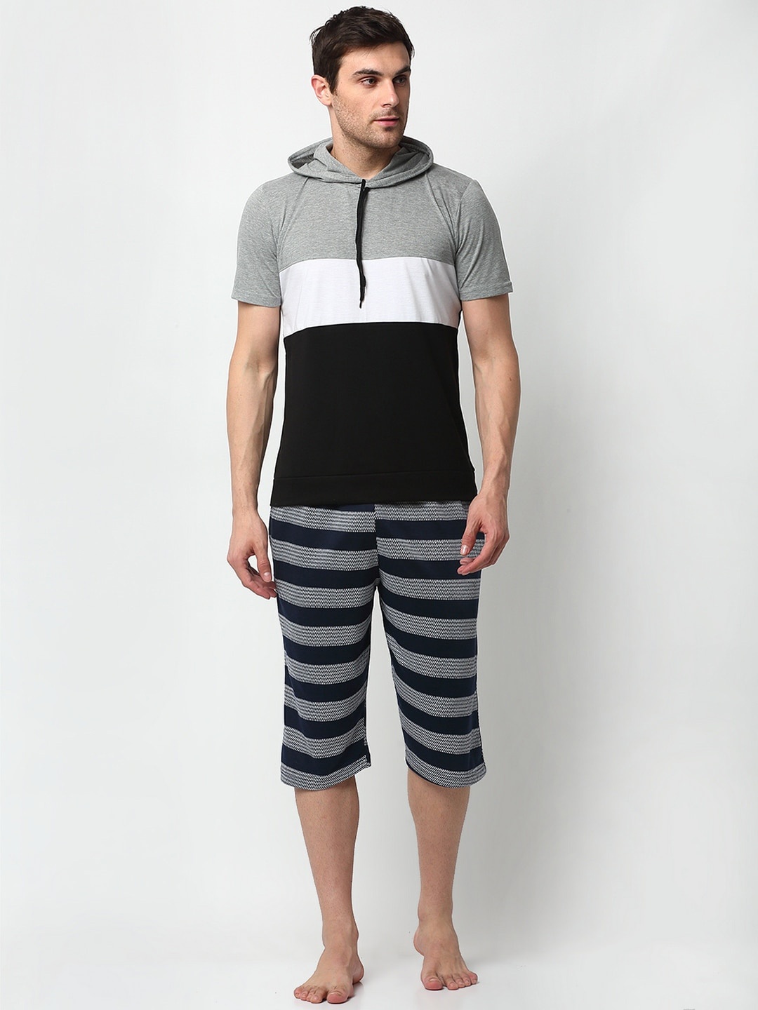 

Vimal Jonney Men Grey & Black Pure Cotton Tracksuit