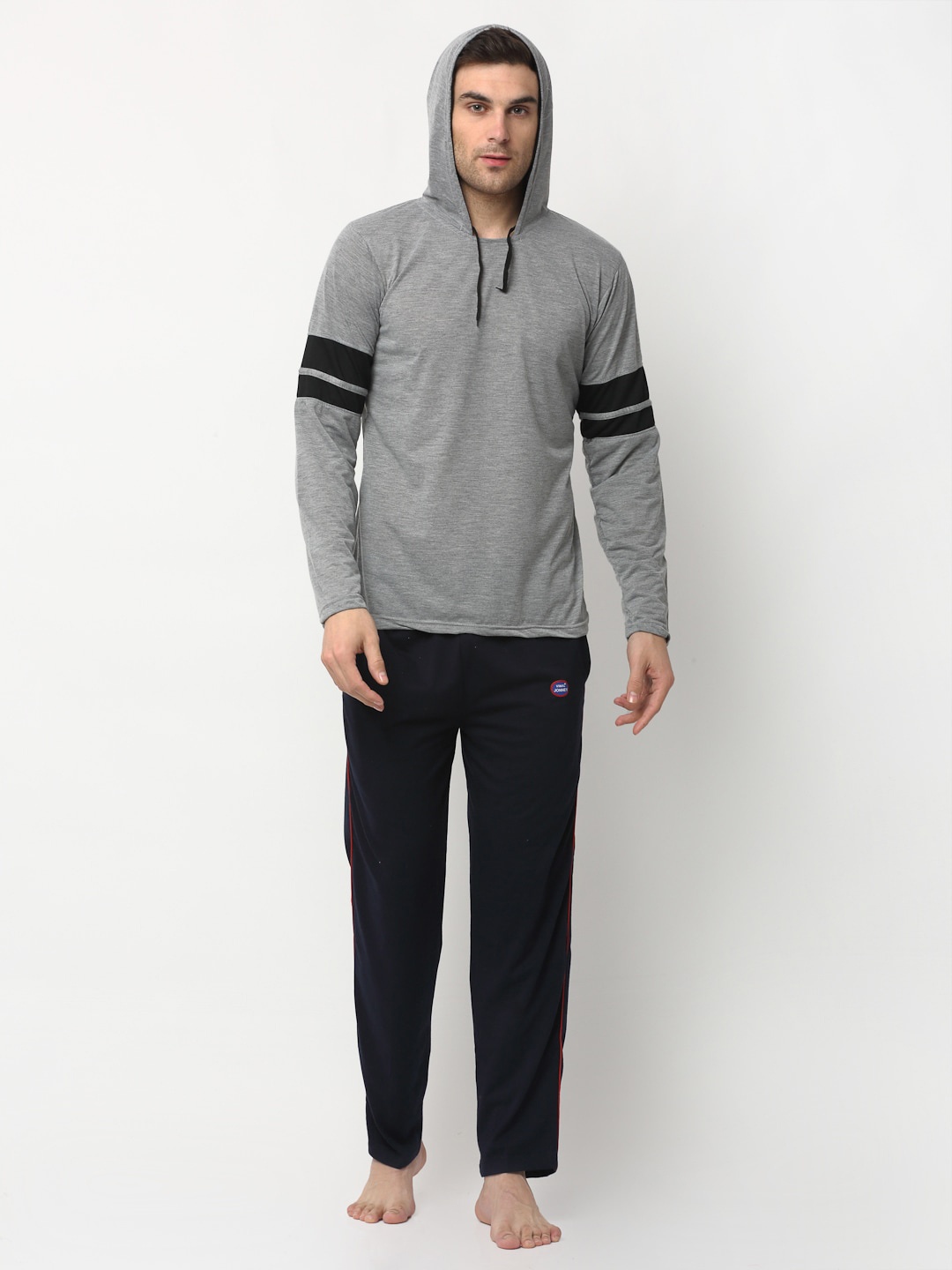 

VIMAL JONNEY Men Grey & Black Cotton Solid Night Suit