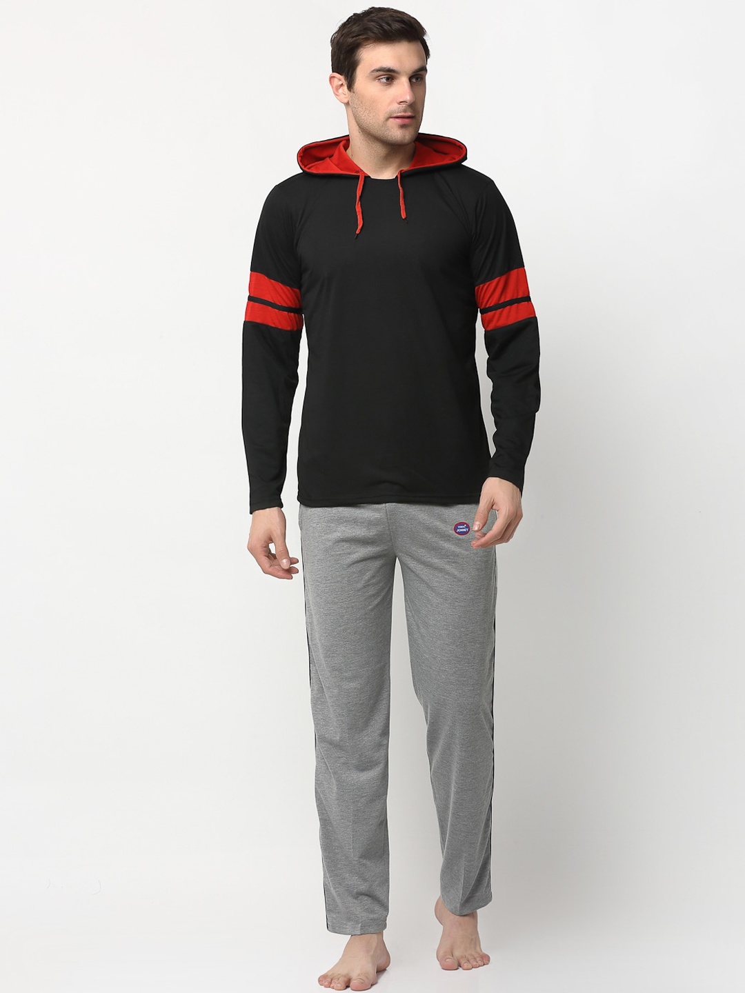 

VIMAL JONNEY Men Black & Grey Colourblocked Night suit