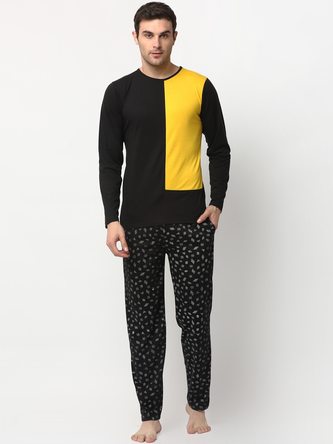 

VIMAL JONNEY Men Yellow & Black Colourblocked Night suit