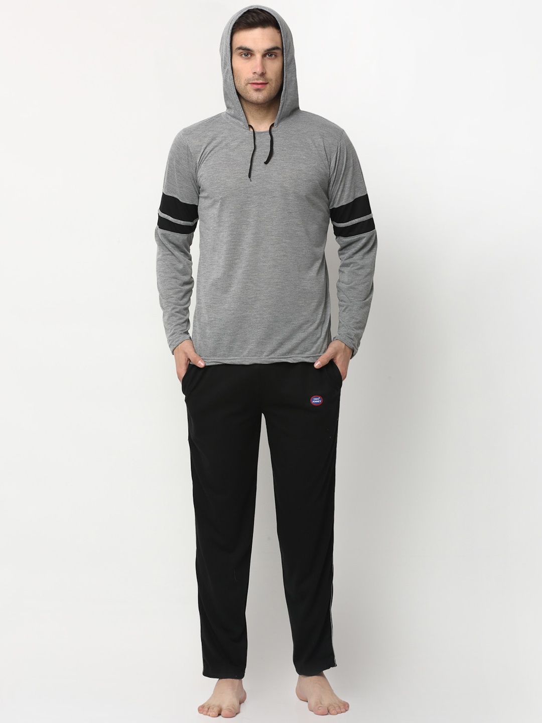 

VIMAL JONNEY Men Grey & Black Pure Cotton Night suit