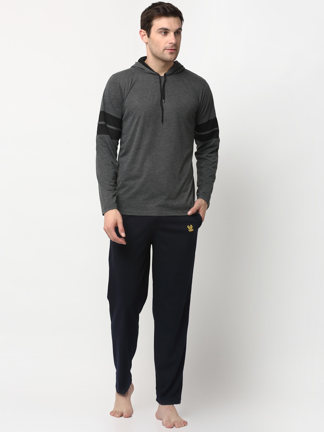 

VIMAL JONNEY Men Charcoal & Black Pure Cotton Night suit