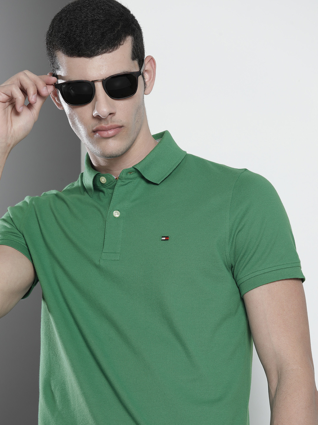 

Tommy Hilfiger Men Green Polo Collar Slim Fit T-shirt