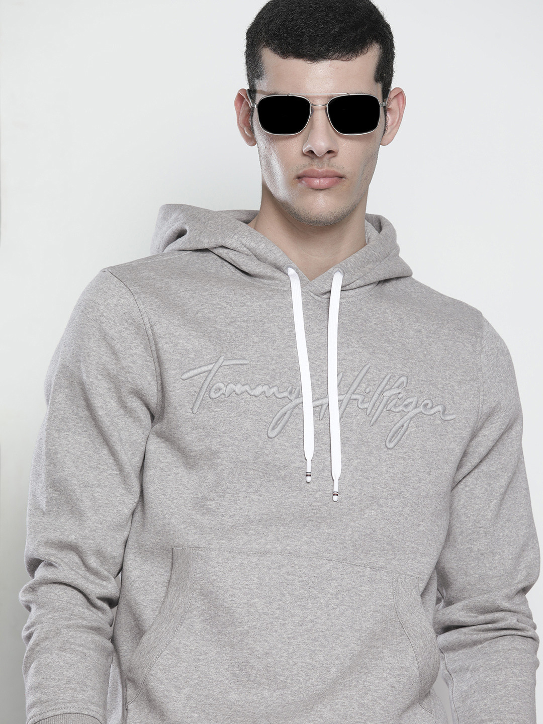 

Tommy Hilfiger Men Grey Melange Embroidered Hooded Sweatshirt
