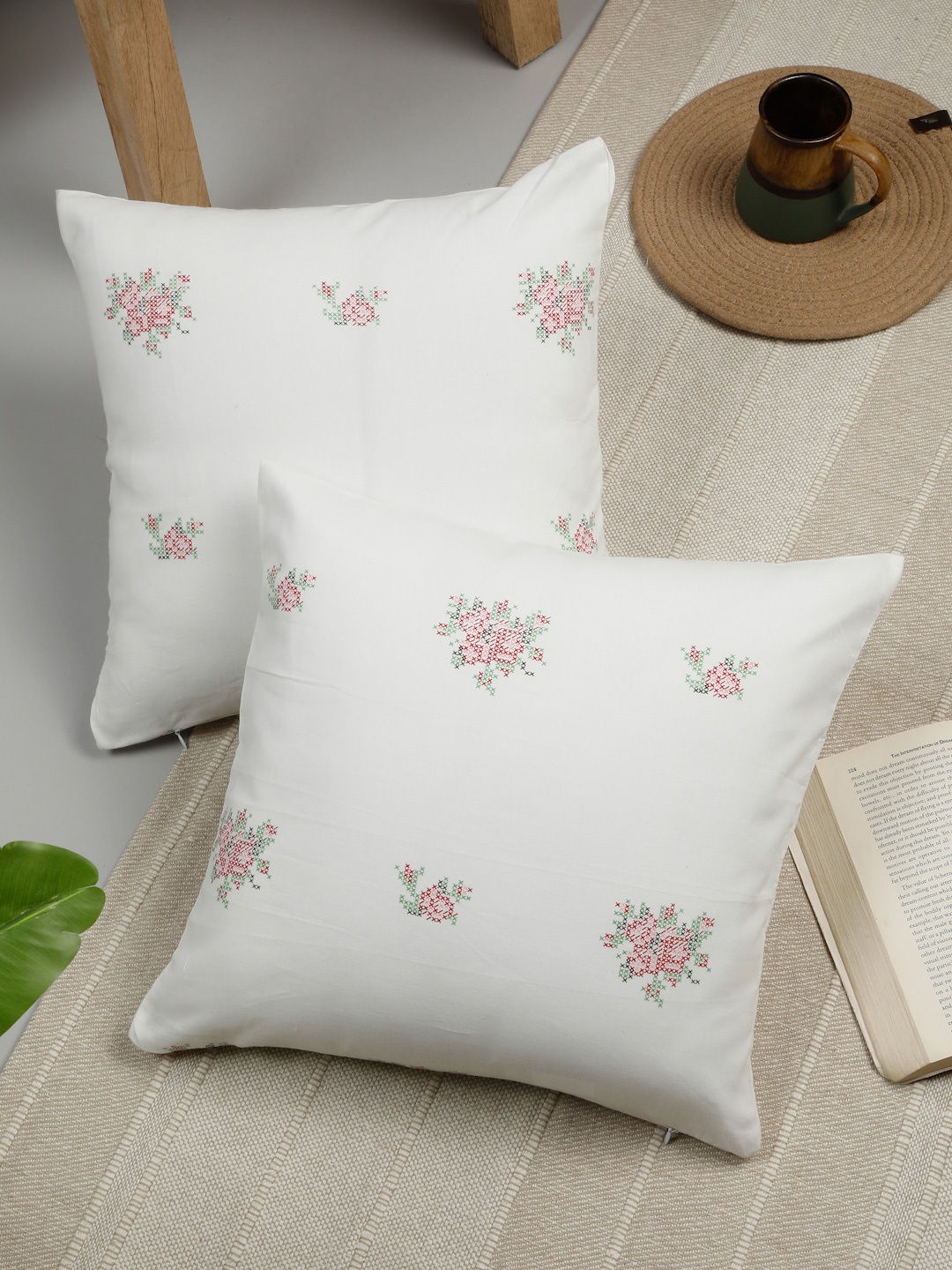 

ROSARA HOME White & Green Set of 2 Floral Square Cushion Covers