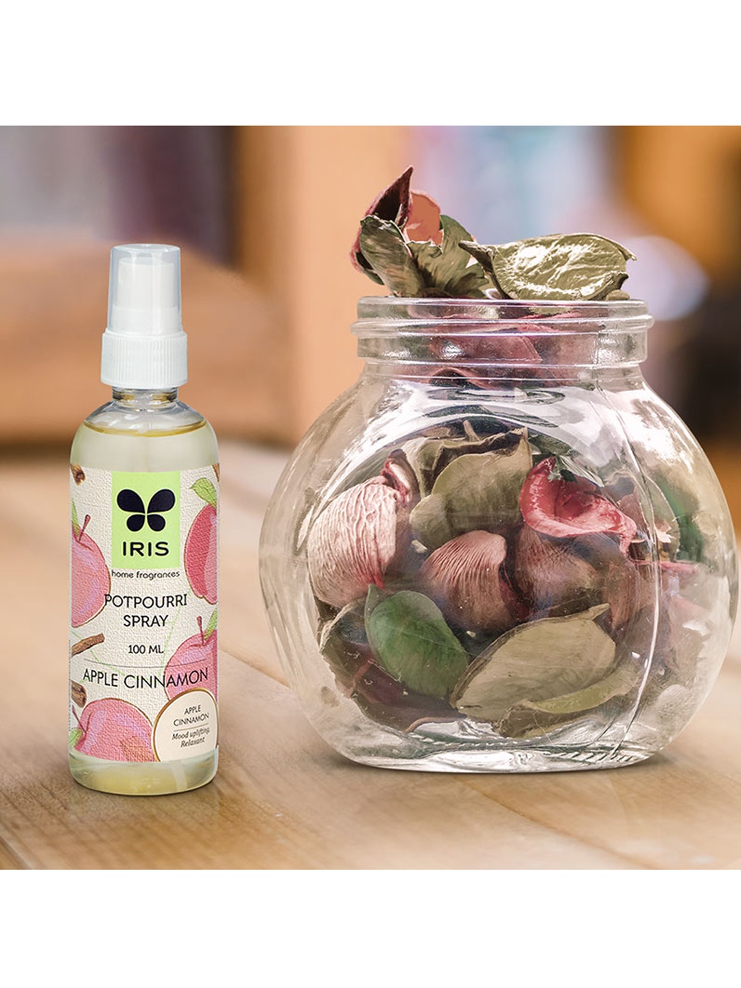

IRIS Apple Cinnamon Potpourri Refresher Oil Spray, Red