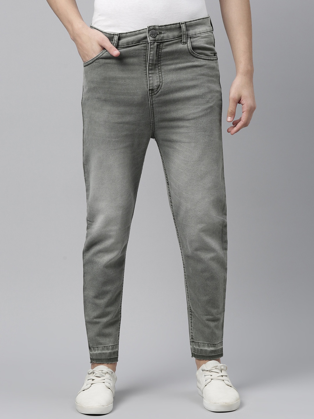 

CINOCCI Men Olive Green Tapered Fit Heavy Fade Stretchable Jeans