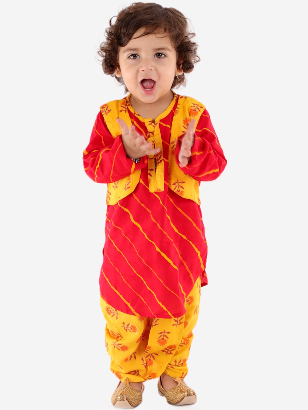 

KID1 Boys Yellow Leheriya Printed Regular Pure Cotton Kurta with Dhoti Pants & Jacket