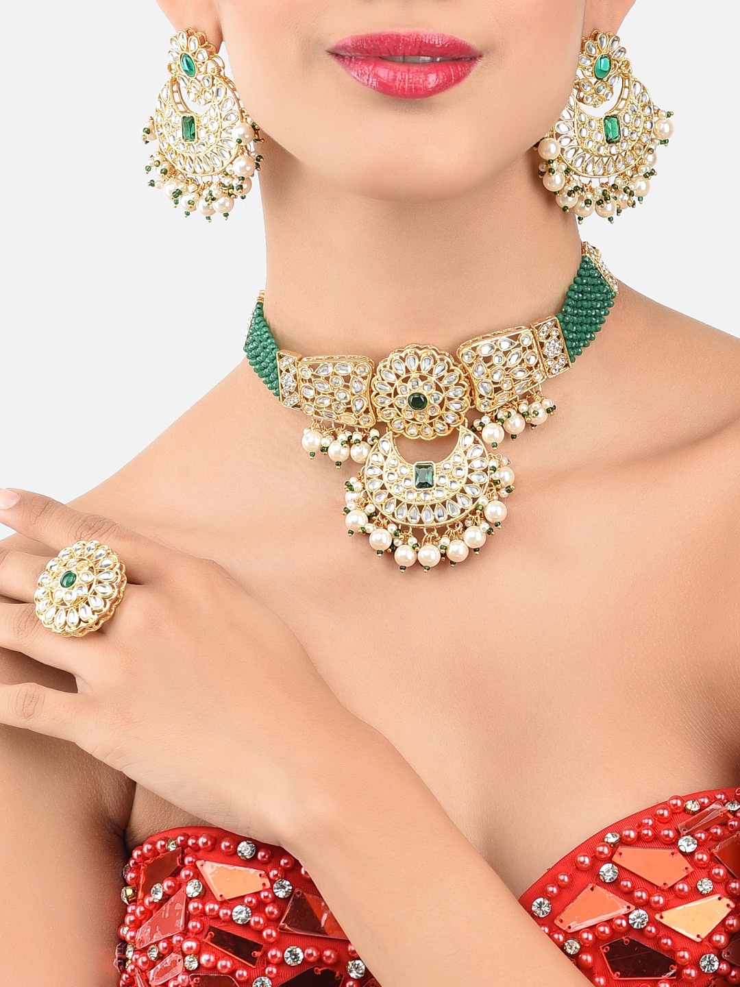 

Zaveri Pearls Gold-Plated Green & White Kundan-Studded & Pearl Beaded Jewellery Set