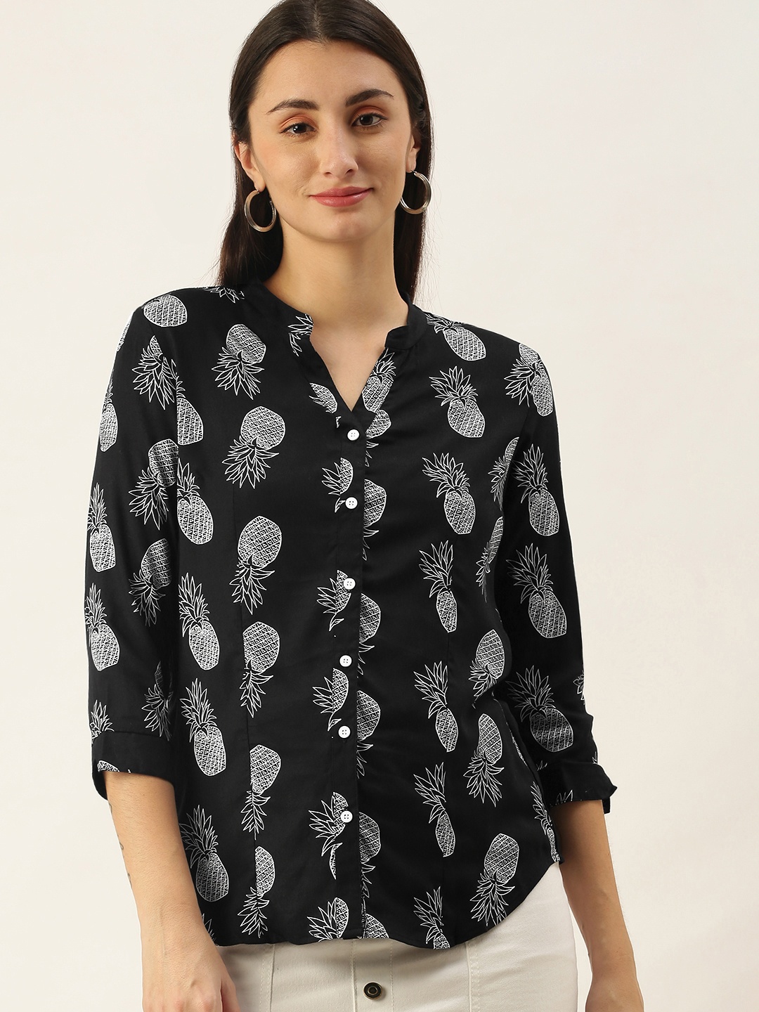 

Bene Kleed Women Black & White Slim Fit Tropical Printed N9 Anti Bacterial Casual Shirt