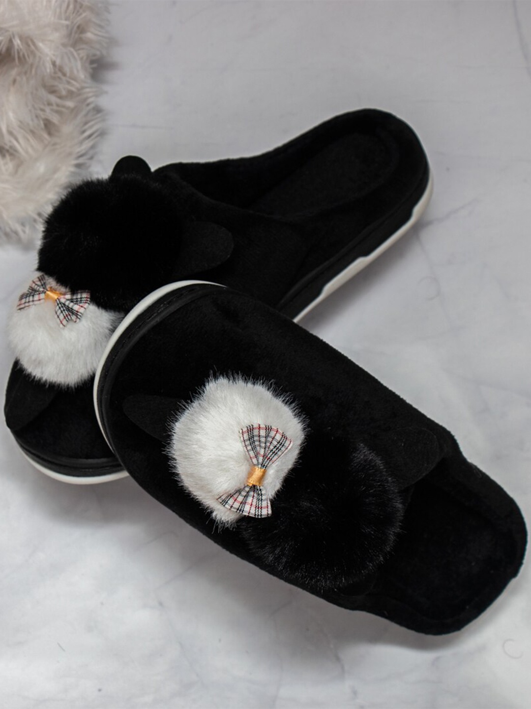 

Brauch Women Black & White Pom-Pom & Bow Embellished Room Slippers