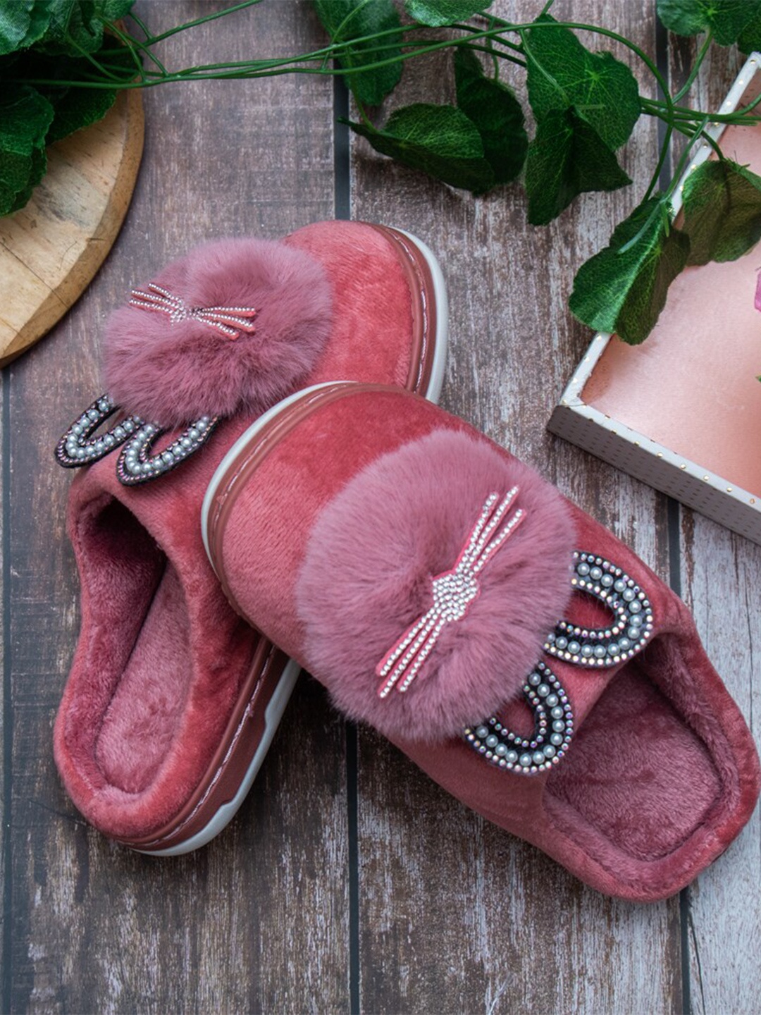

Brauch Women Pink & Silver-Toned Room Slippers