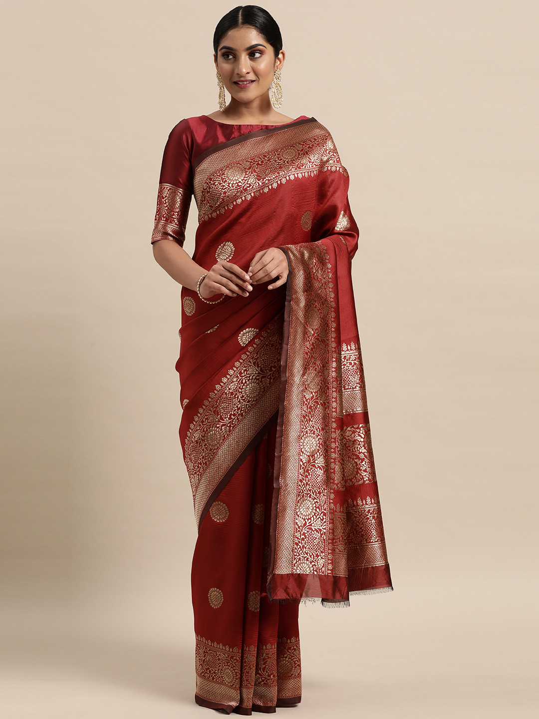 

Mitera Maroon & Gold-Toned Ethnic Motifs Silk Blend Saree