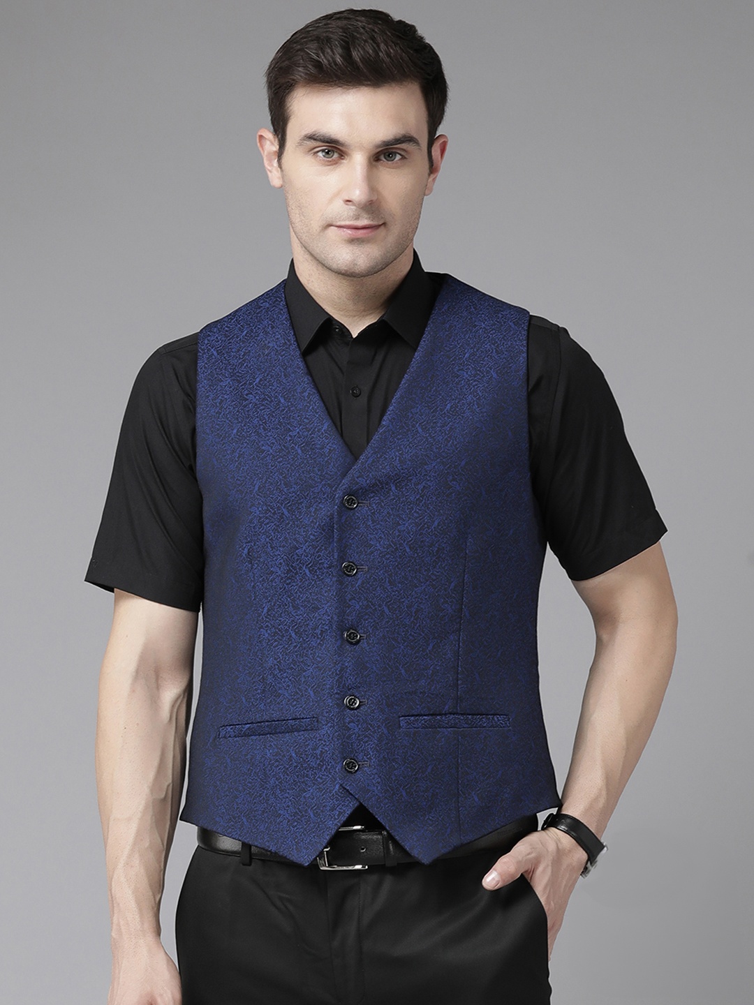

Blackberrys Men Jacquard Woven V-Neck Slim-Fit Reversible Waistcoat, Navy blue