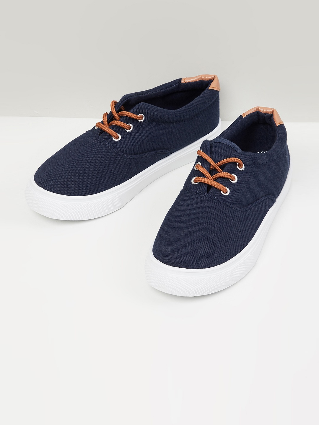 

max Boys Navy Blue Sneakers