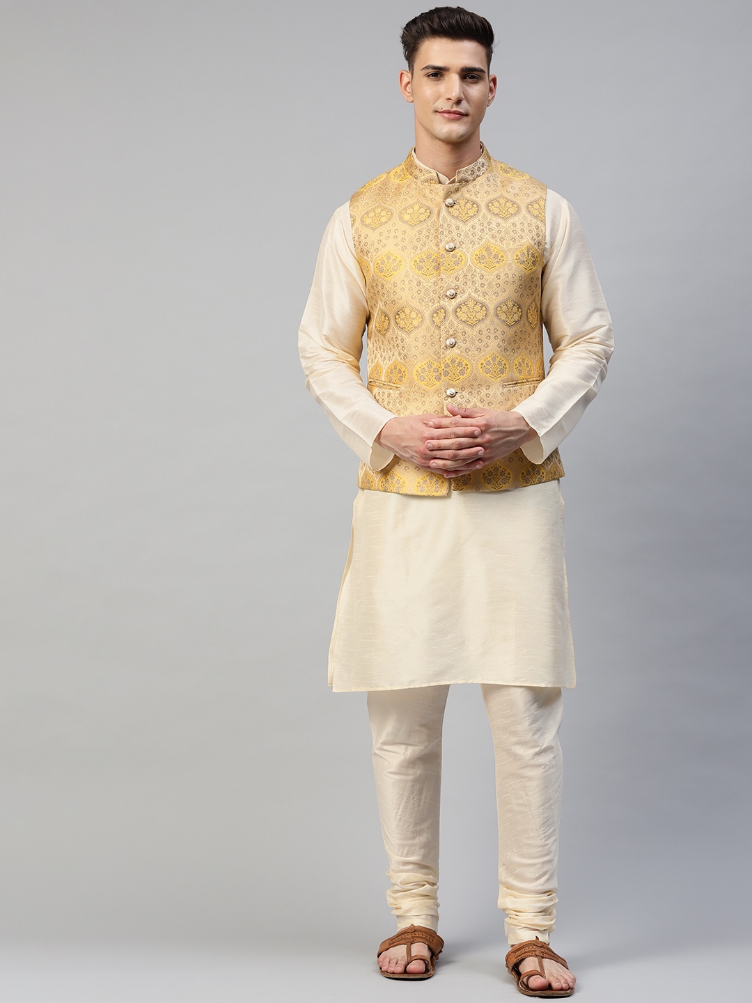 

MANQ Men Cream-Coloured & Gold- Toned Kurta with Churidar & Woven Design Nehru Jacket