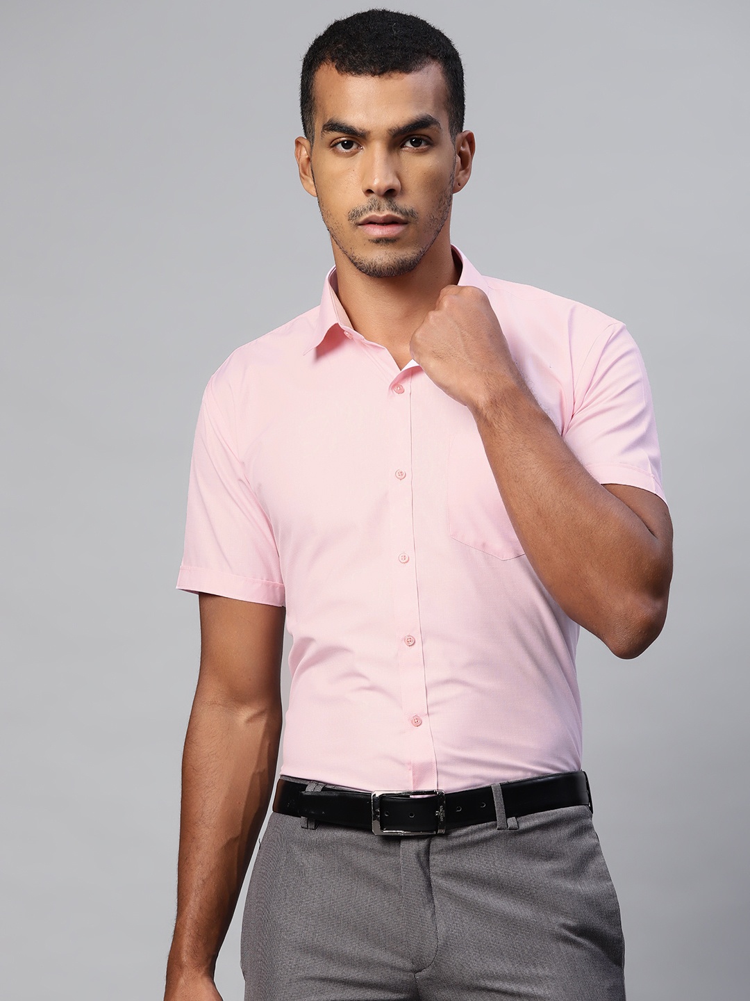 

MANQ Men Pink Solid Spread Collar Formal Shirt