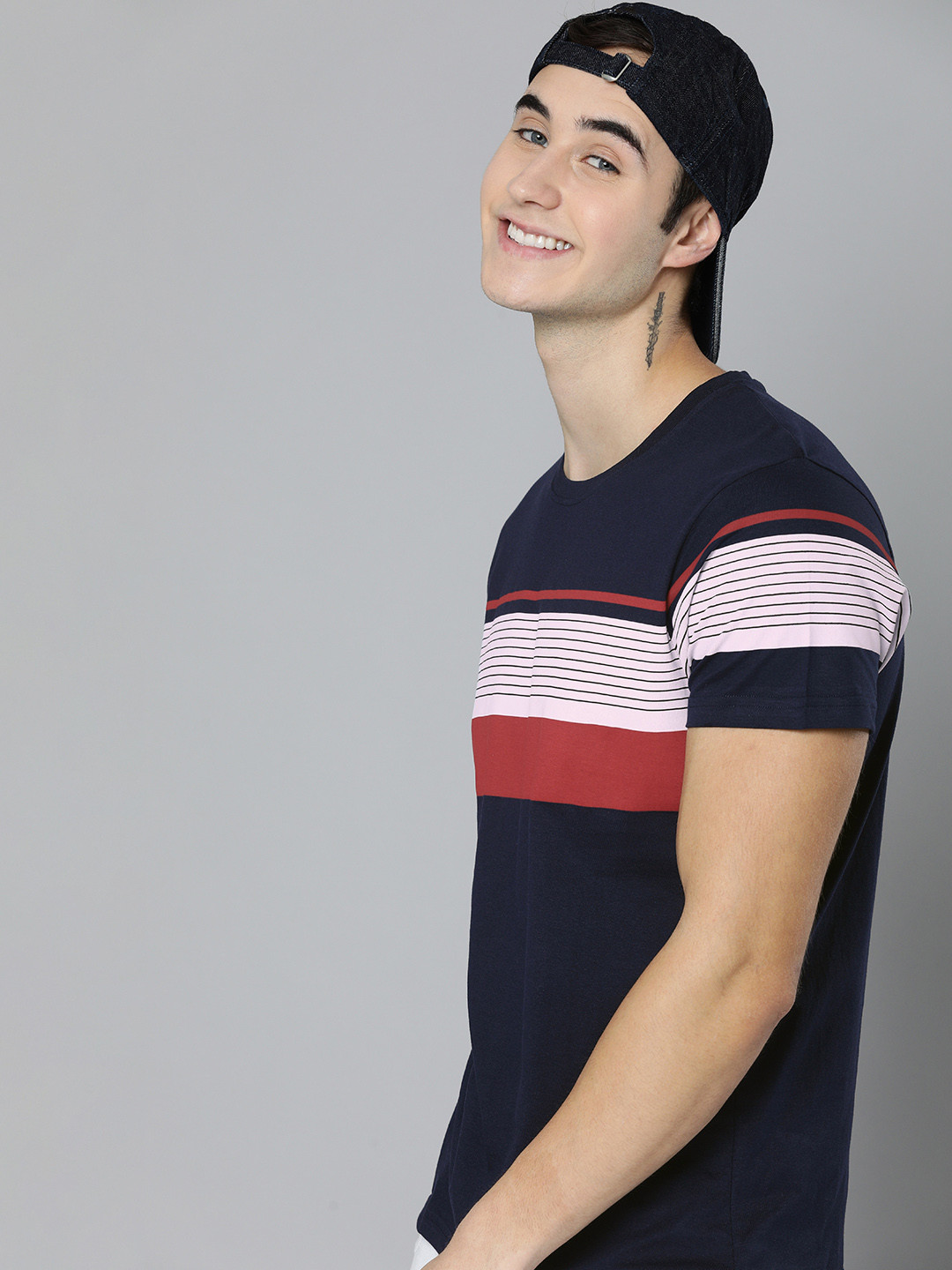 

HERE&NOW Men Navy Blue & Red Striped Pure Cotton T-shirt