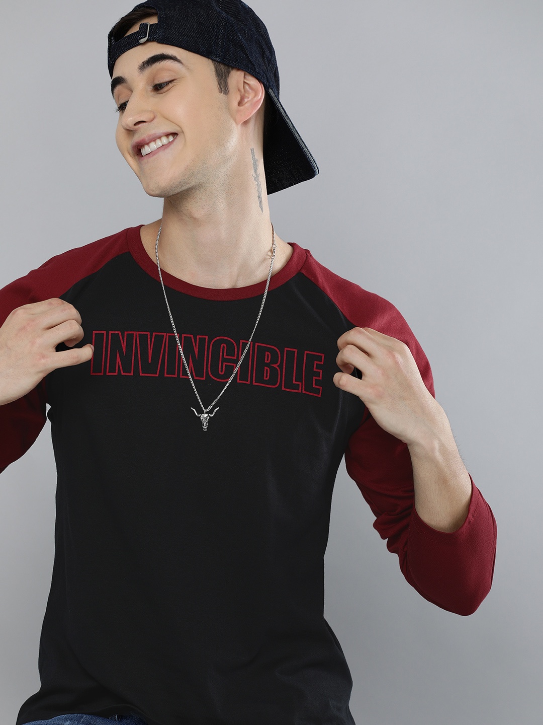 

HERE&NOW Men Black & Maroon Printed T-shirt