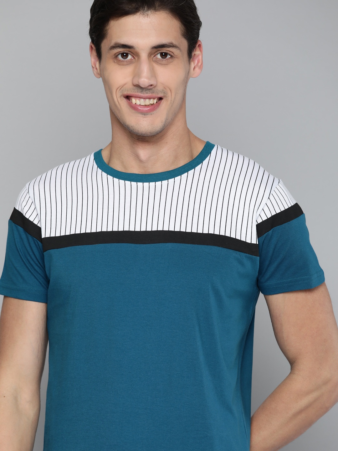 

HERE&NOW Men Teal Blue & White Pure Cotton Colourblocked T-shirt