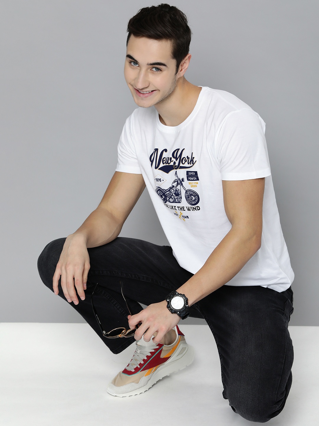 

HERE&NOW Men White & Navy Blue Biker Printed Pure Cotton T-shirt