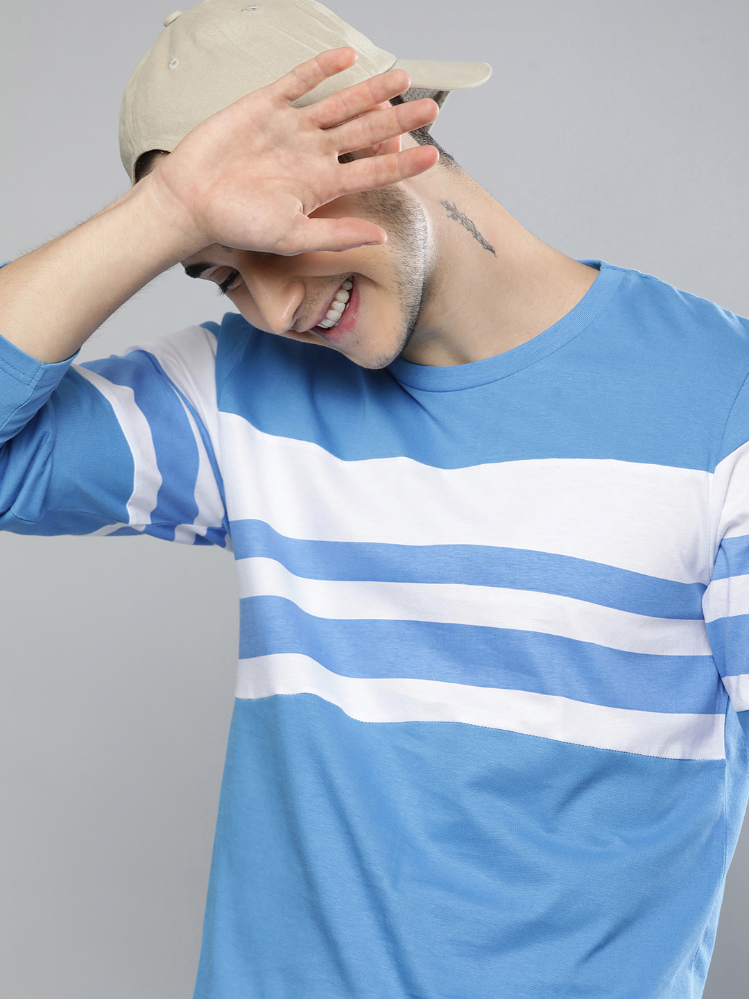 

HERE&NOW Men Blue & White Striped T-shirt