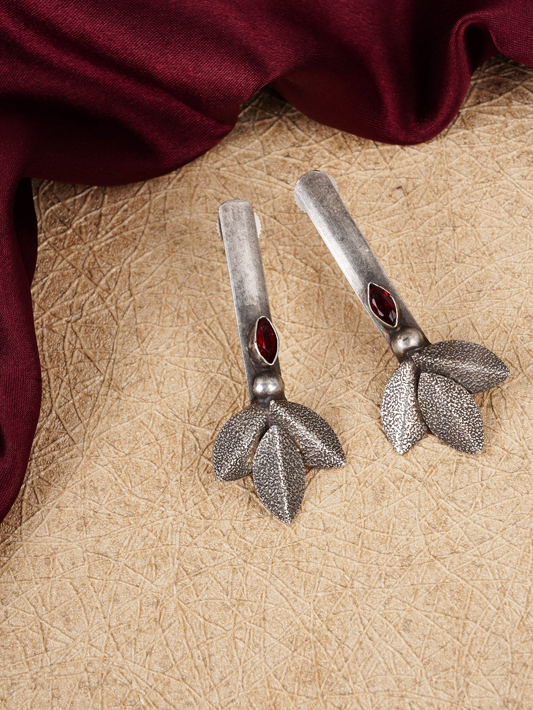 

FIROZA Silver-Toned & Red Oxidized Leaf Shaped Drop Earrings