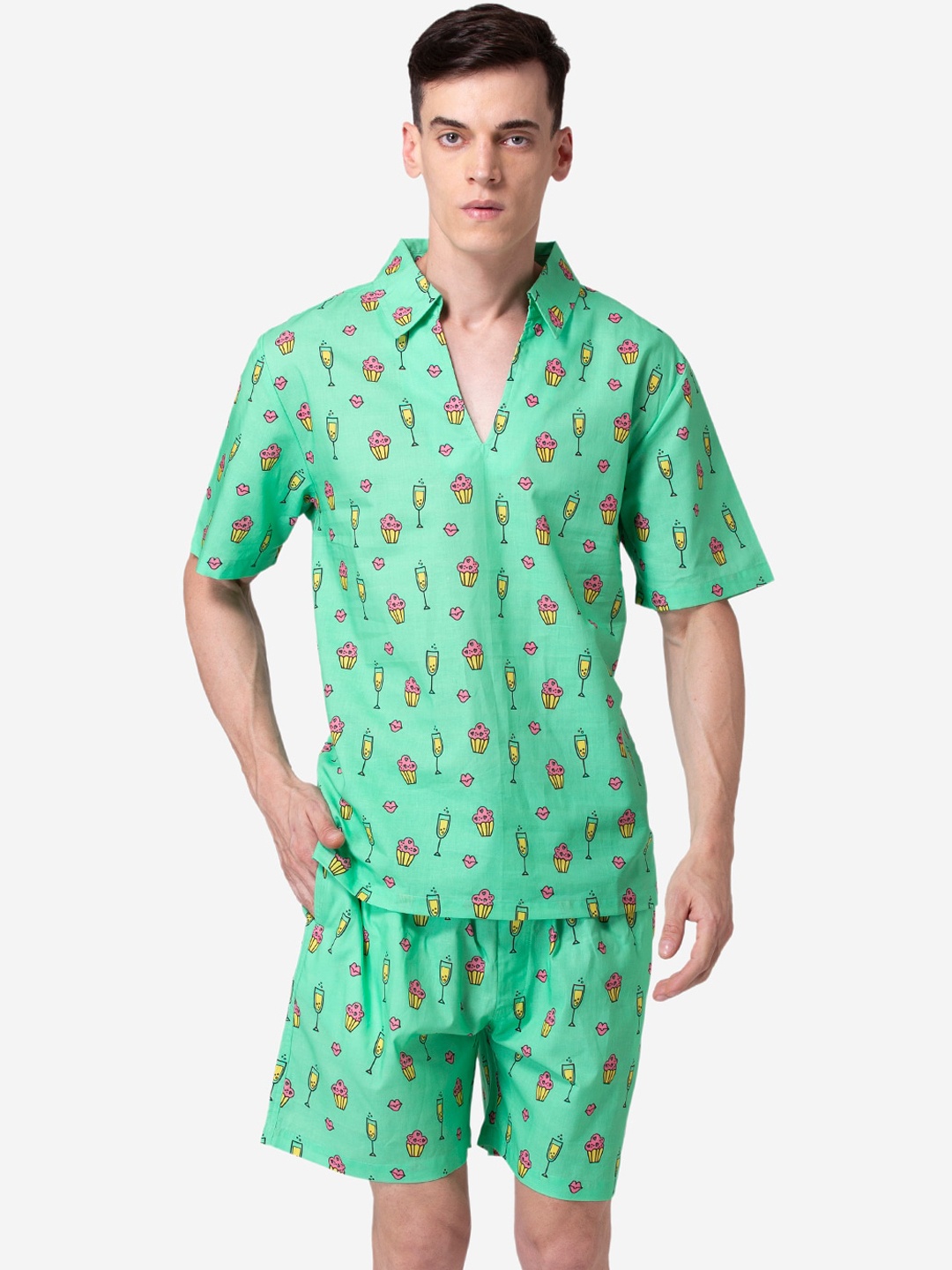 

Fluffalump Men Green & Yellow Conversational Printed Pure Cotton Night Suit