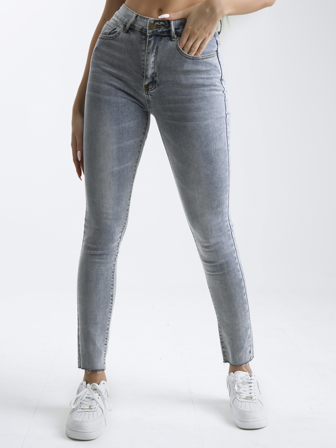 

URBANIC Women Blue Skinny Fit Light Fade Stretchable Jeans
