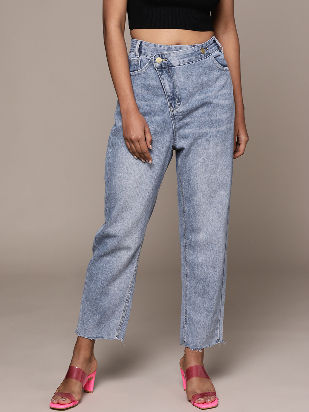 

URBANIC Women Blue Light Fade Simplicity Straight Leg Jeans