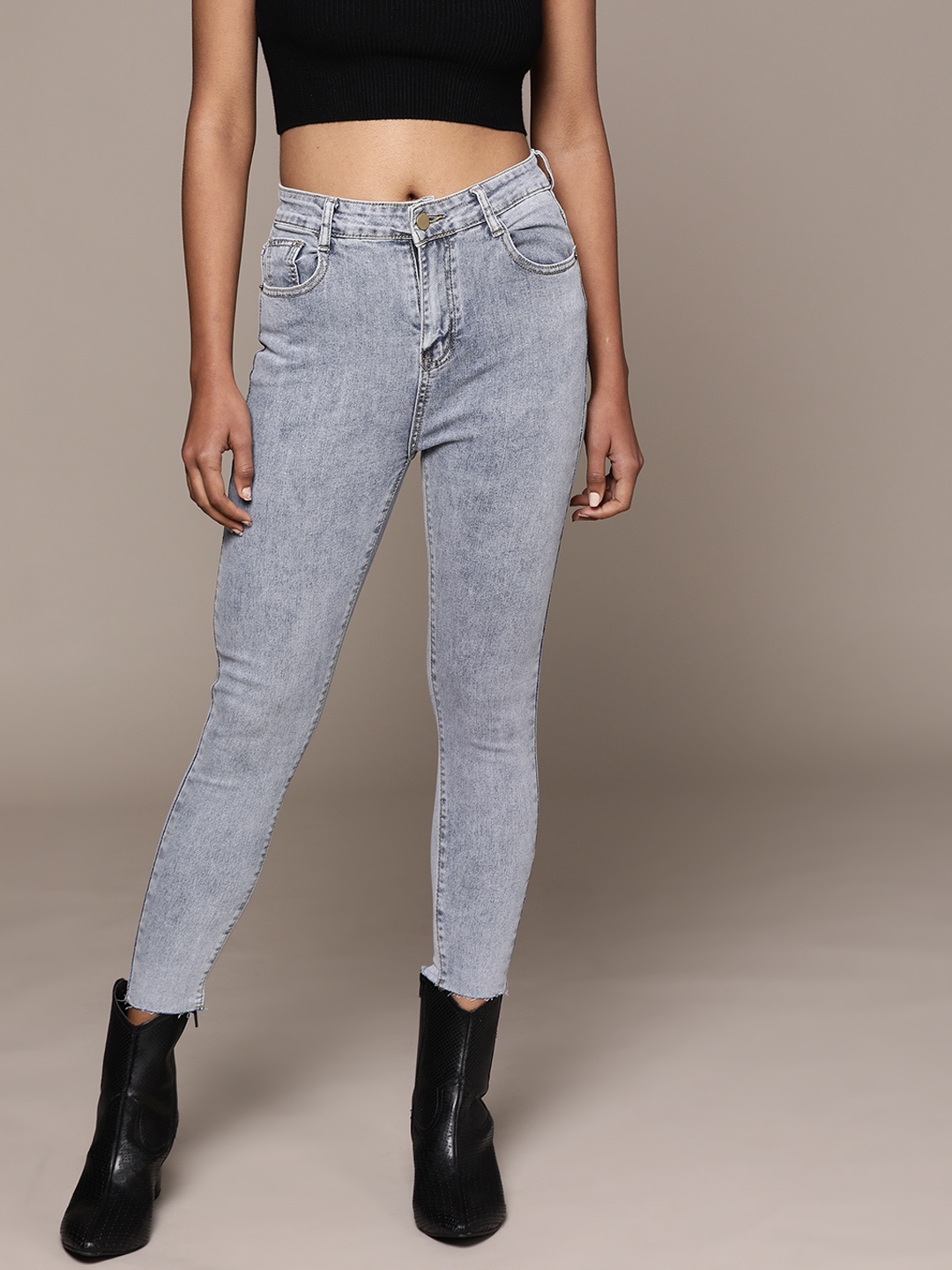 

URBANIC Women Blue Simplicity Slim Fit Light Fade Jeans