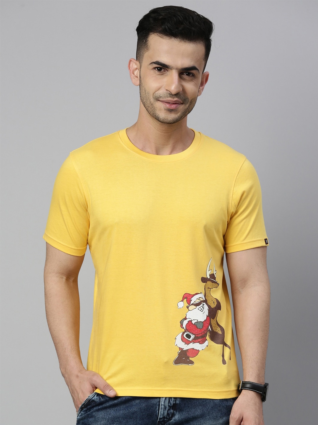 Bushirt Men Yellow & Red Santa Printed Pure Cotton T-shirt
