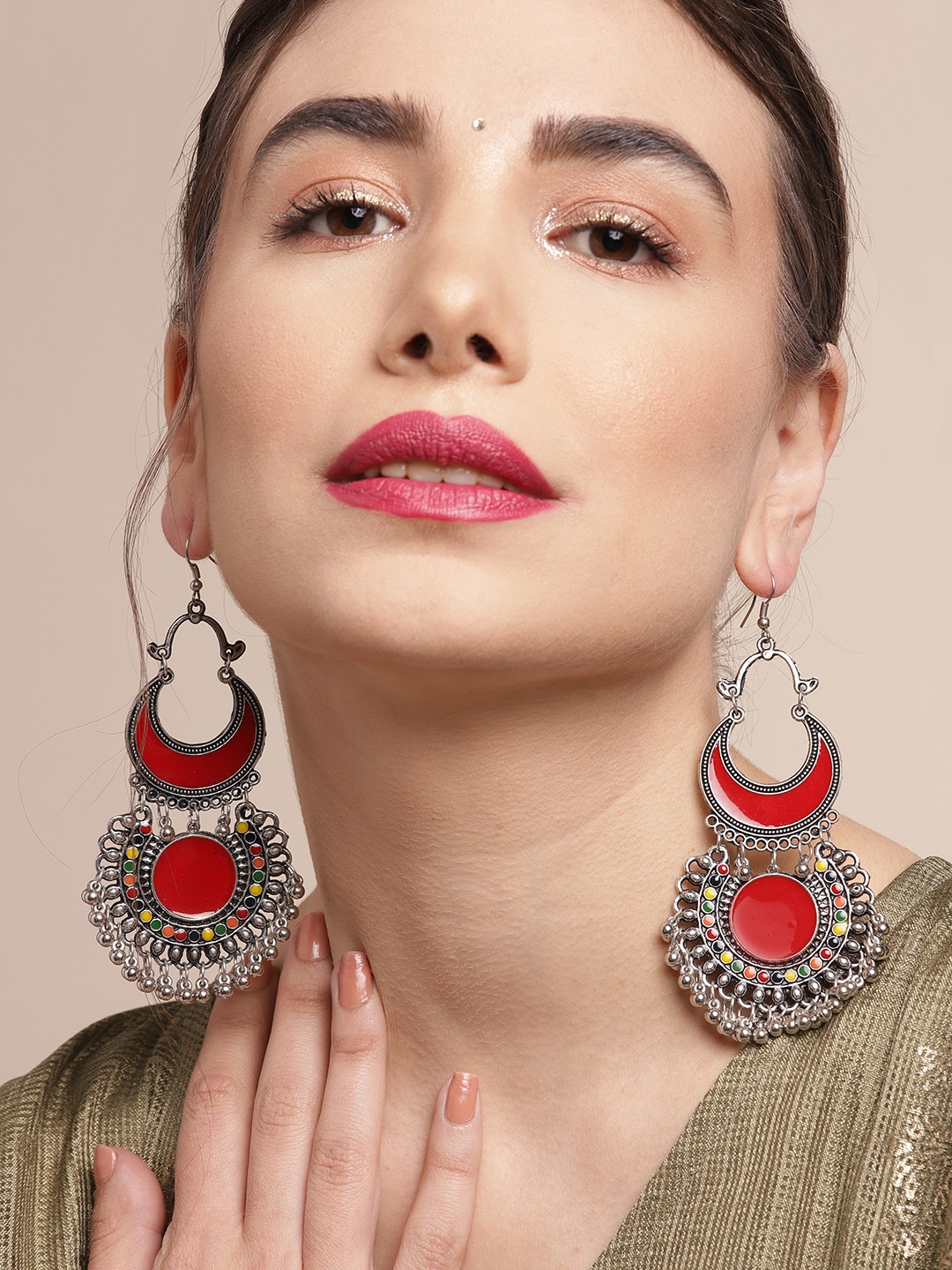 

Sangria Oxidised Silver-Toned & Red Crescent Shaped Enamelled Chandbalis