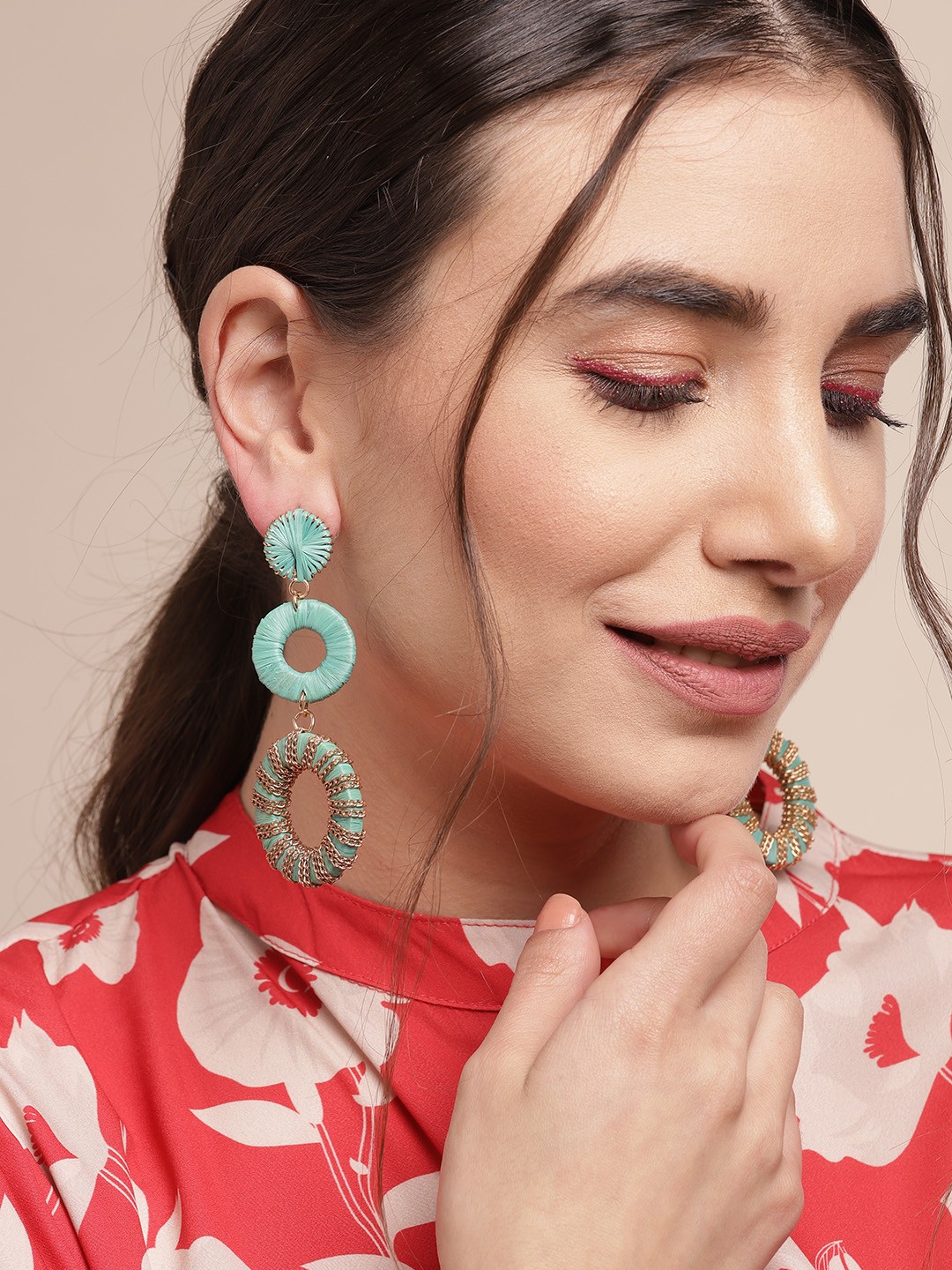 

Sangria Gold-Toned & Green Circular Drop Earrings