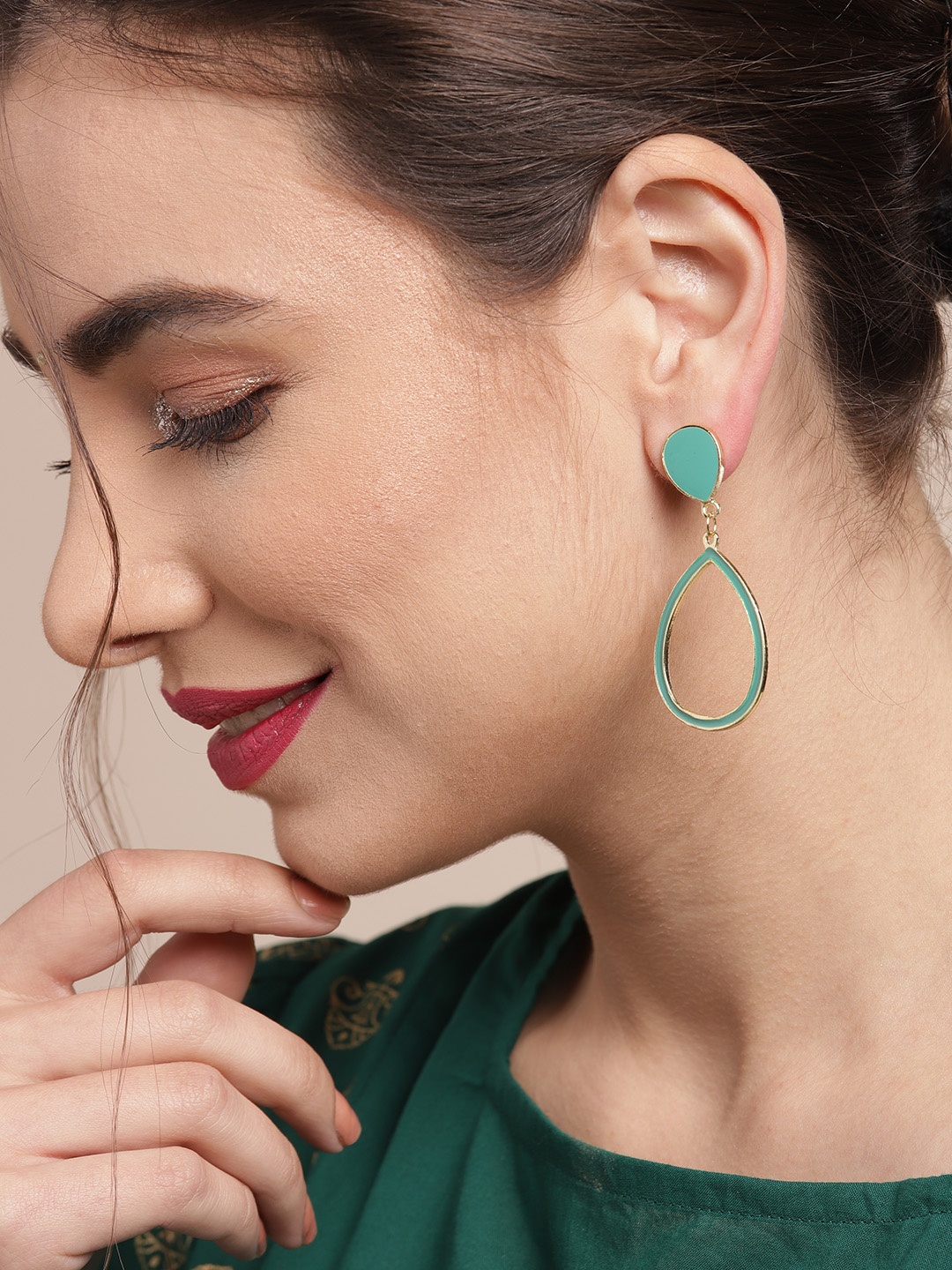 

Sangria Gold-Toned & Green Teardrop Shaped Enamelled Drop Earrings