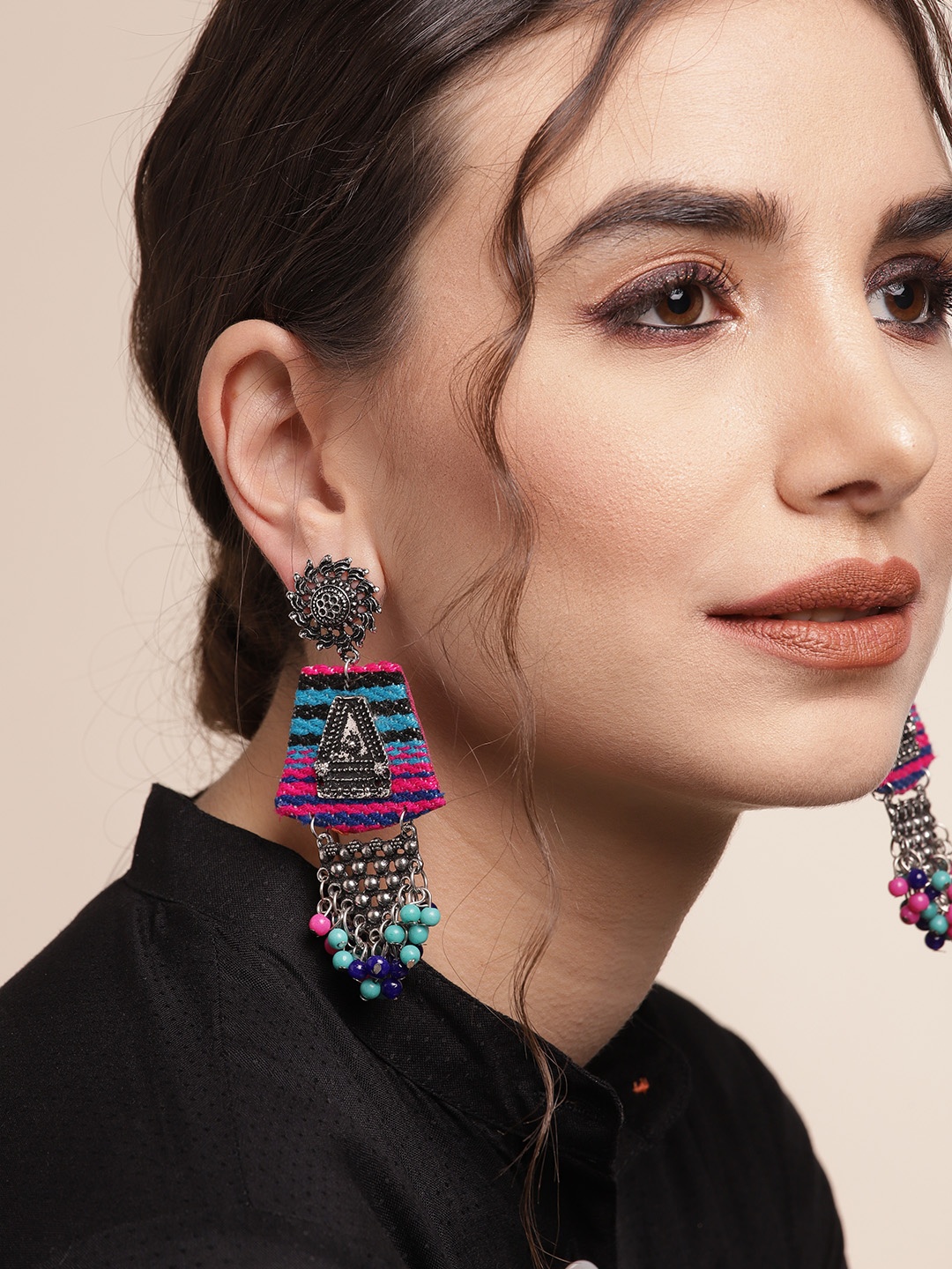 

Sangria Oxidised Silver-Toned & Pink Beaded Geometric Drop Earrings