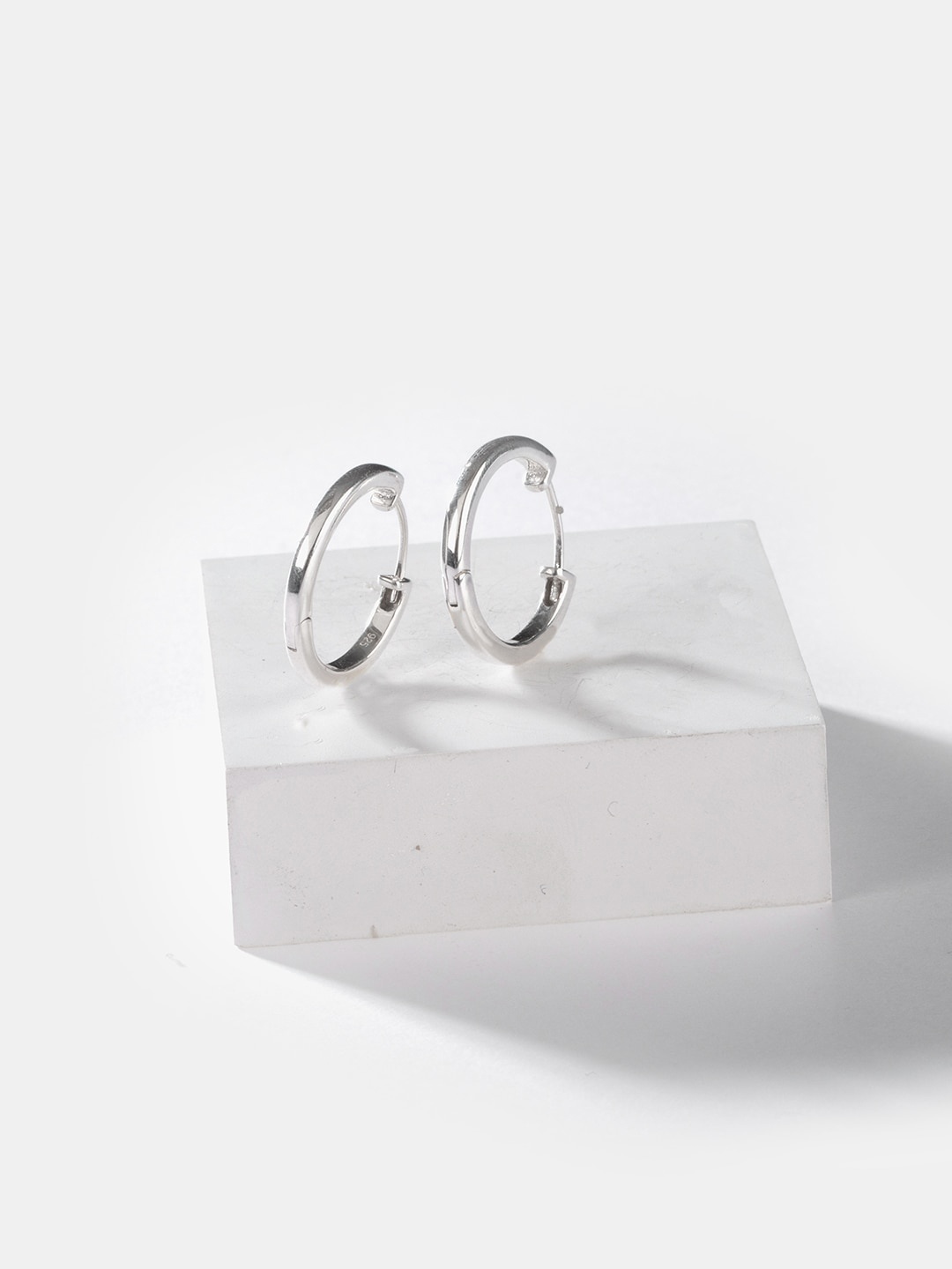 

SHAYA 925 Silver Circular Hoop Earrings