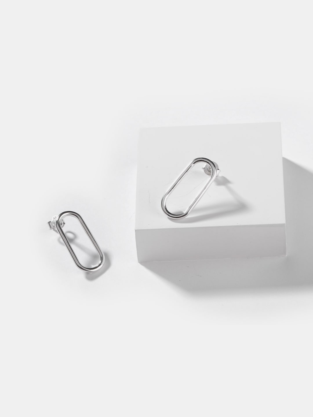 

SHAYA 925 Silver Geometric Studs Earrings