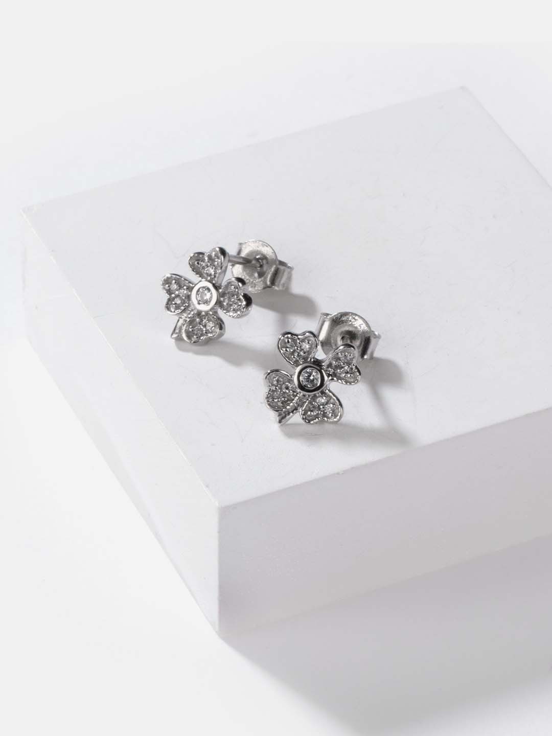 

SHAYA 925 Silver CZ Leaf Shaped Studs Earrings