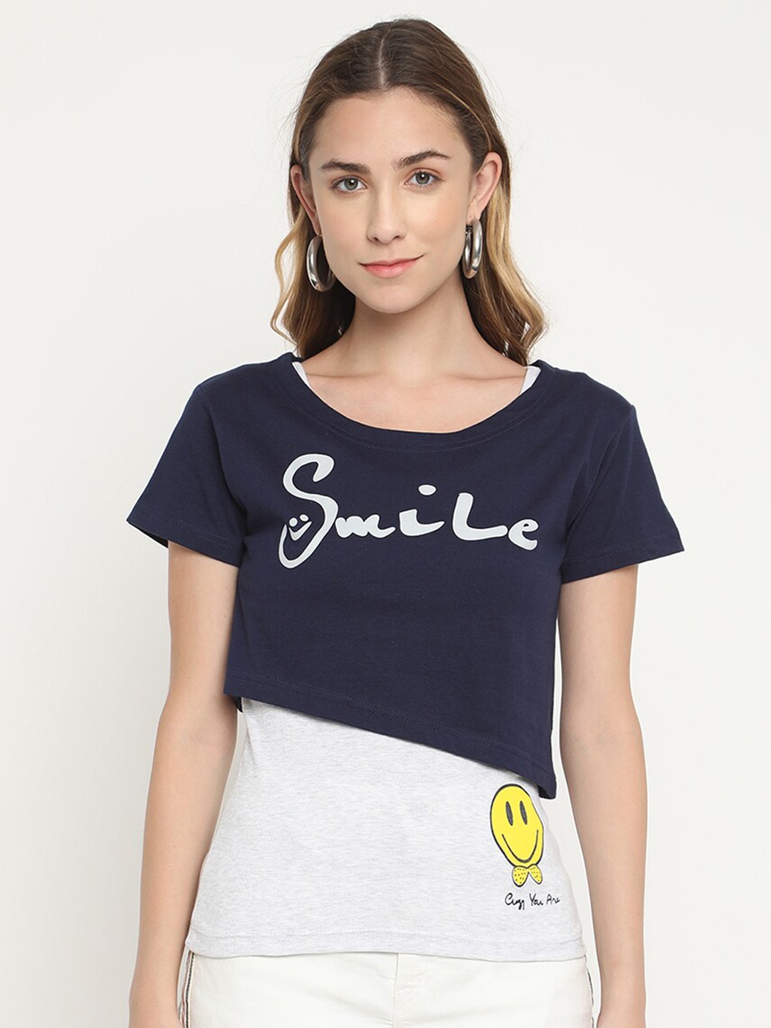 

V2 Value & Variety Grey Melange Colourblocked Regular Top