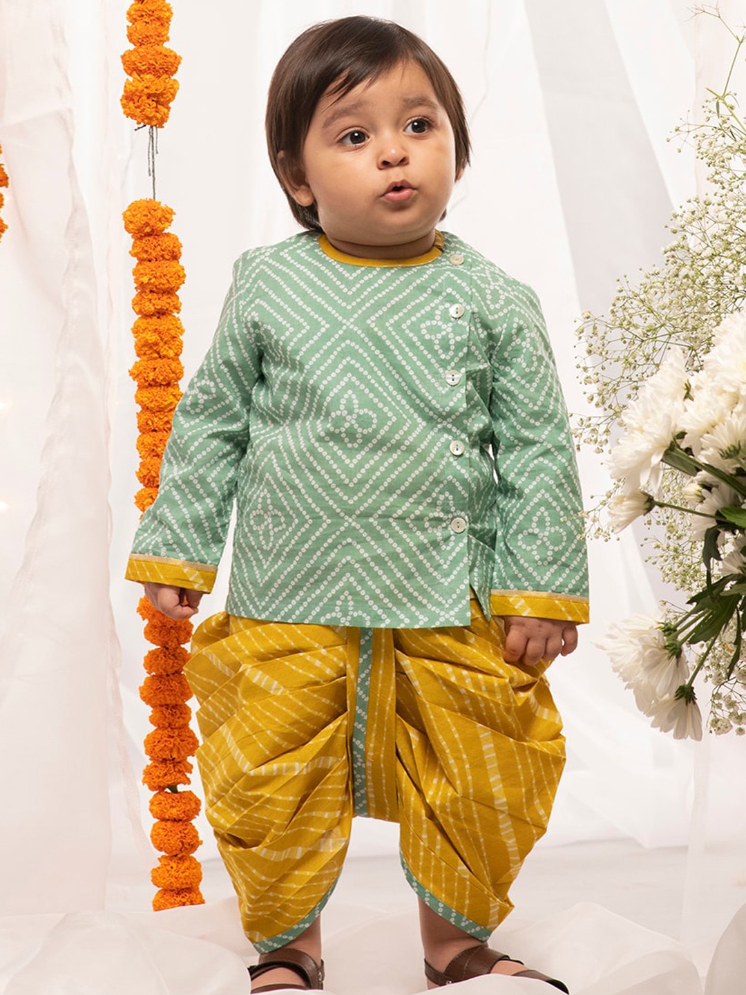 

Tiber Taber Boys Green & Yellow Bandhanii Printed Pure Cotton Kurta with Dhoti Pants