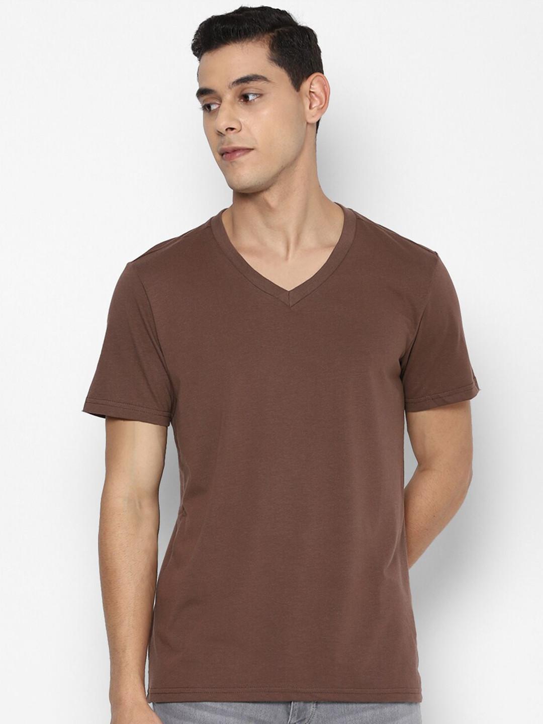 

FOREVER 21 Men Brown V-Neck T-shirt