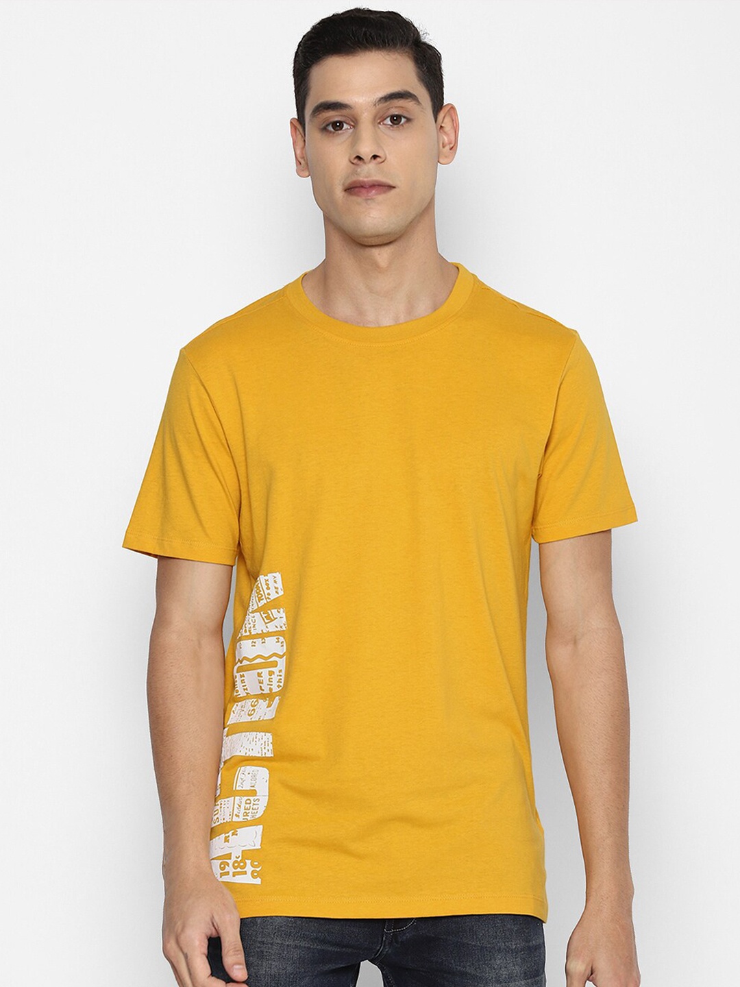 

FOREVER 21 Men Yellow & White Typography Printed T-shirt