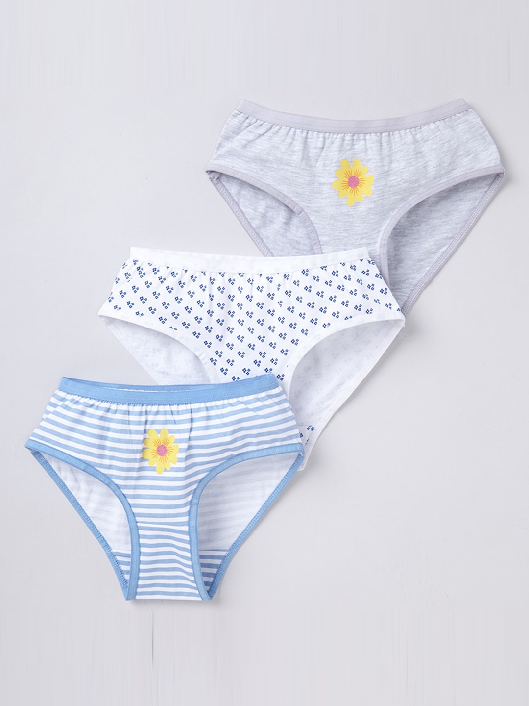 

Ed-a-Mamma Girls Pack of 3 Assorted Pure Cotton Basic Briefs EATOKGIW379-3Y