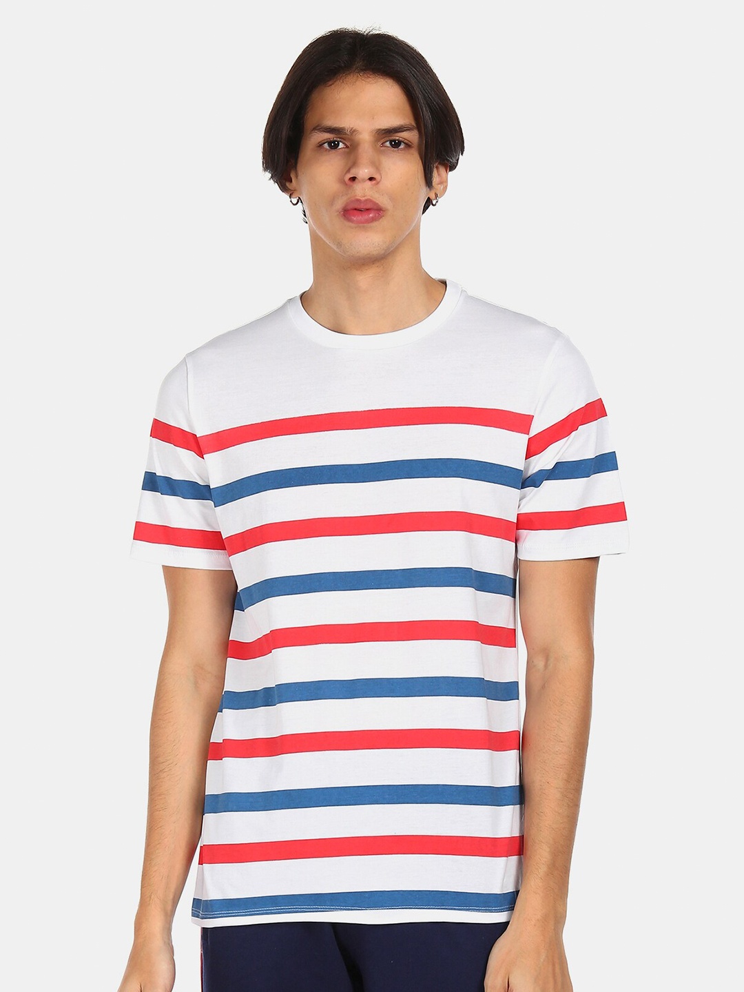 

Cherokee Men White Striped T-shirt