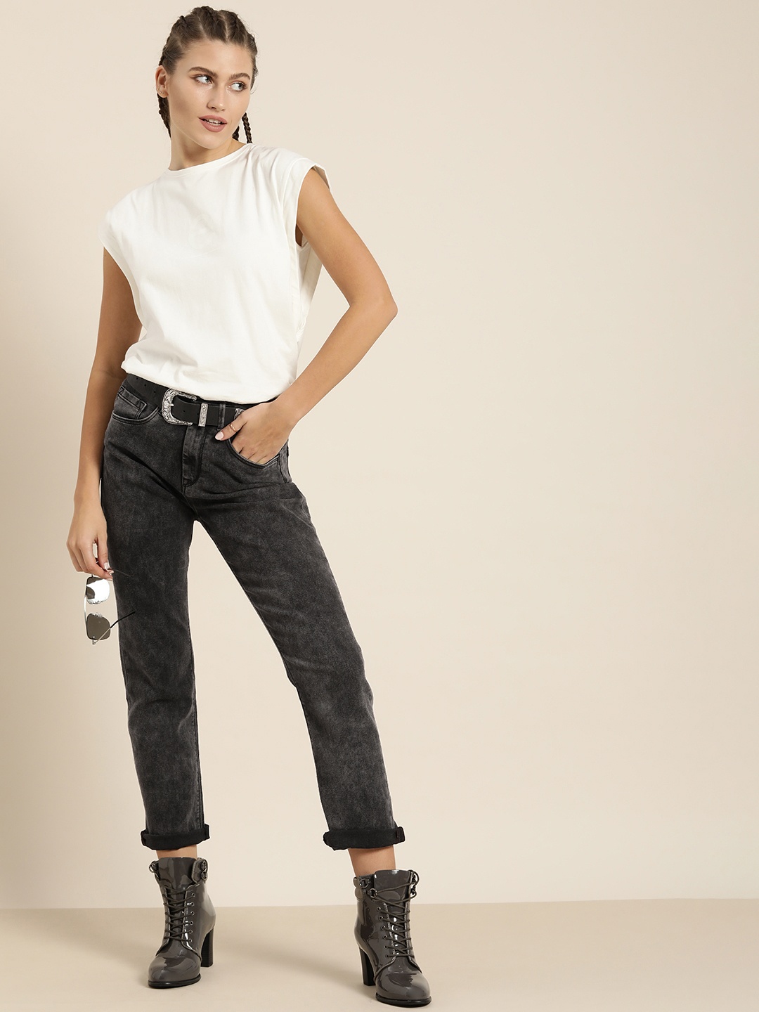 

Moda Rapido Women Black Straight Fit High-Rise Light Fade Stretchable Jeans