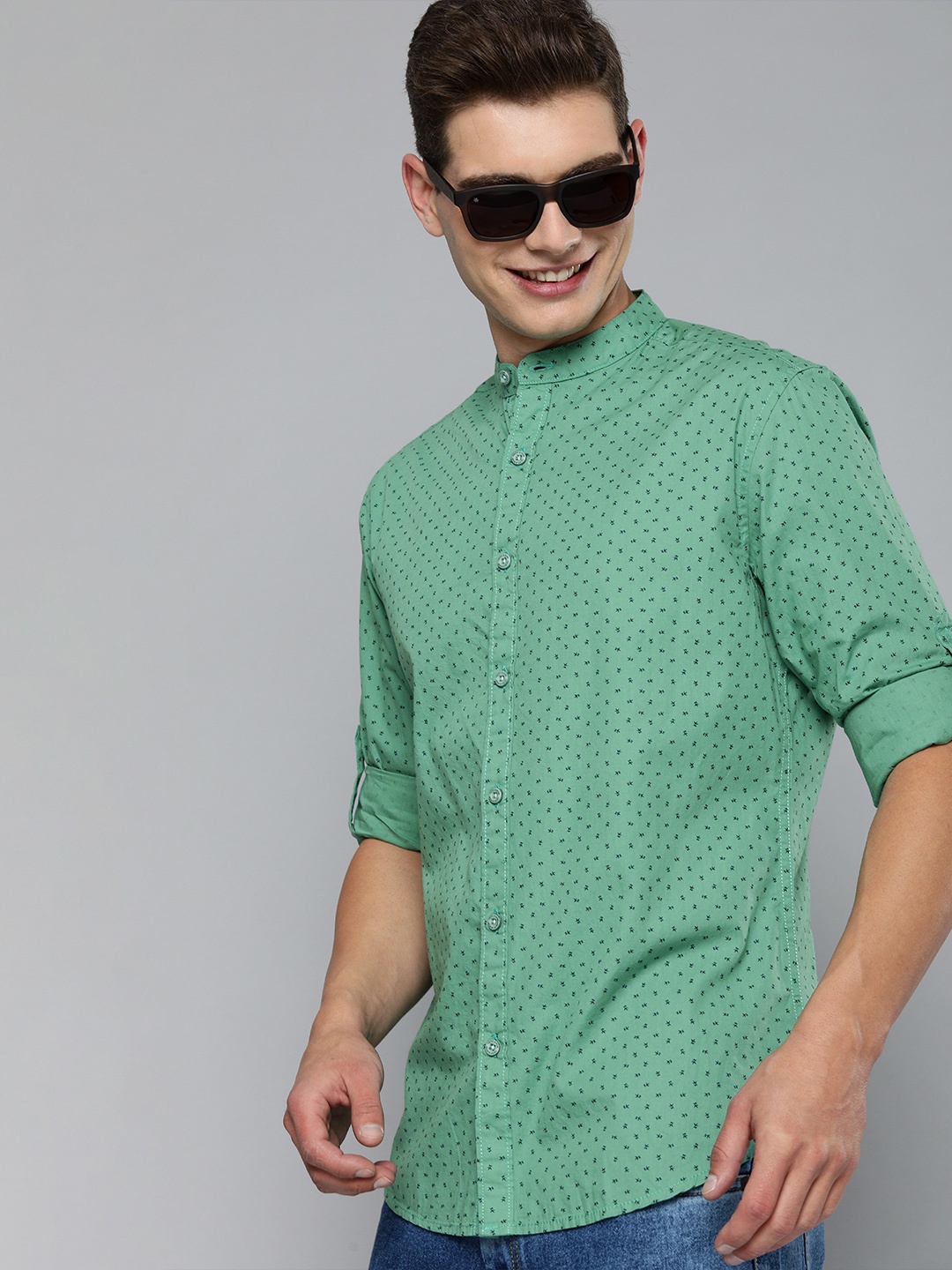 

HERE&NOW Men Sea Green Slim Fit Floral Printed Casual Shirt