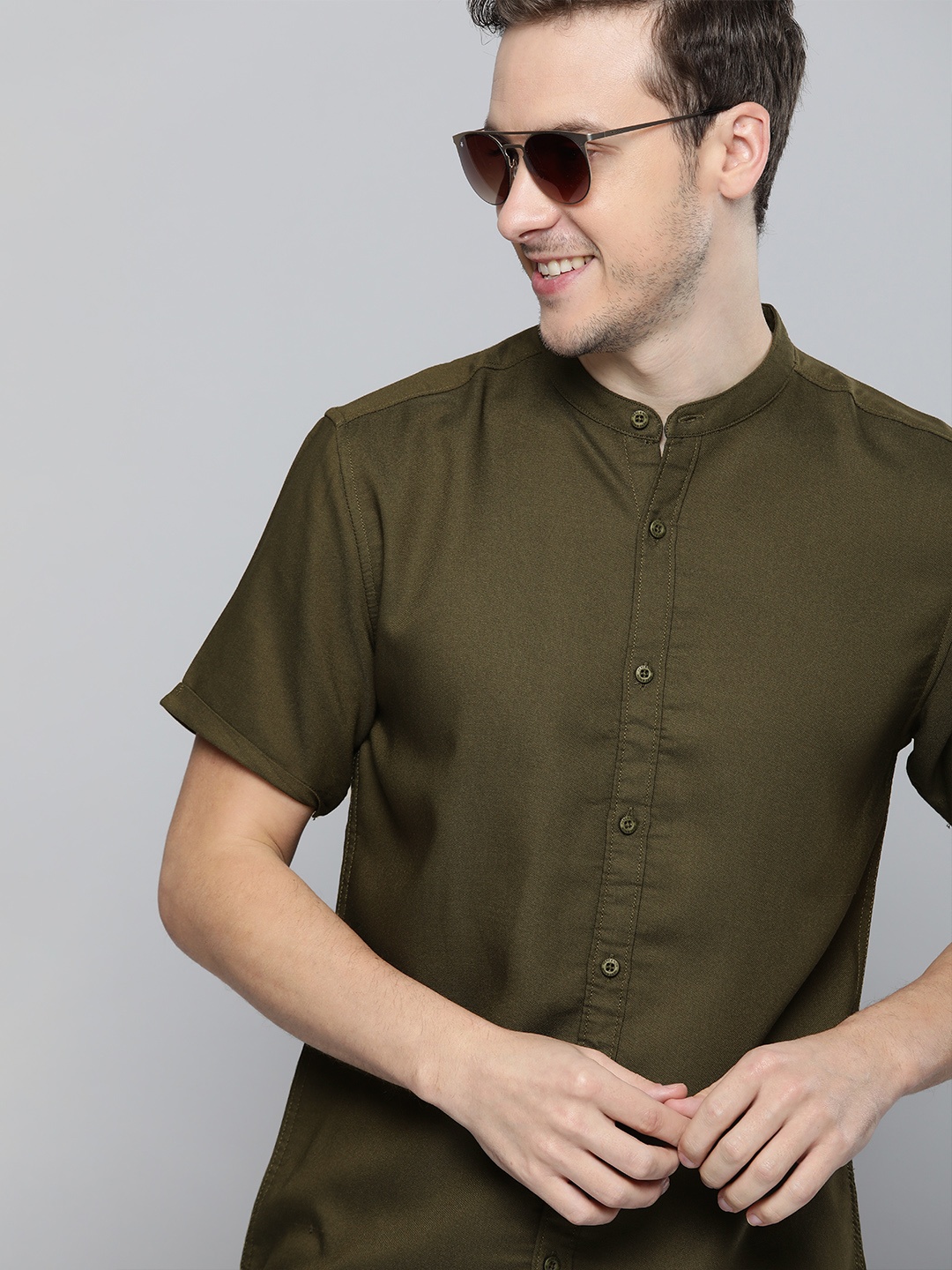 

HERE&NOW Men Olive Green Solid Slim Fit Casual Shirt