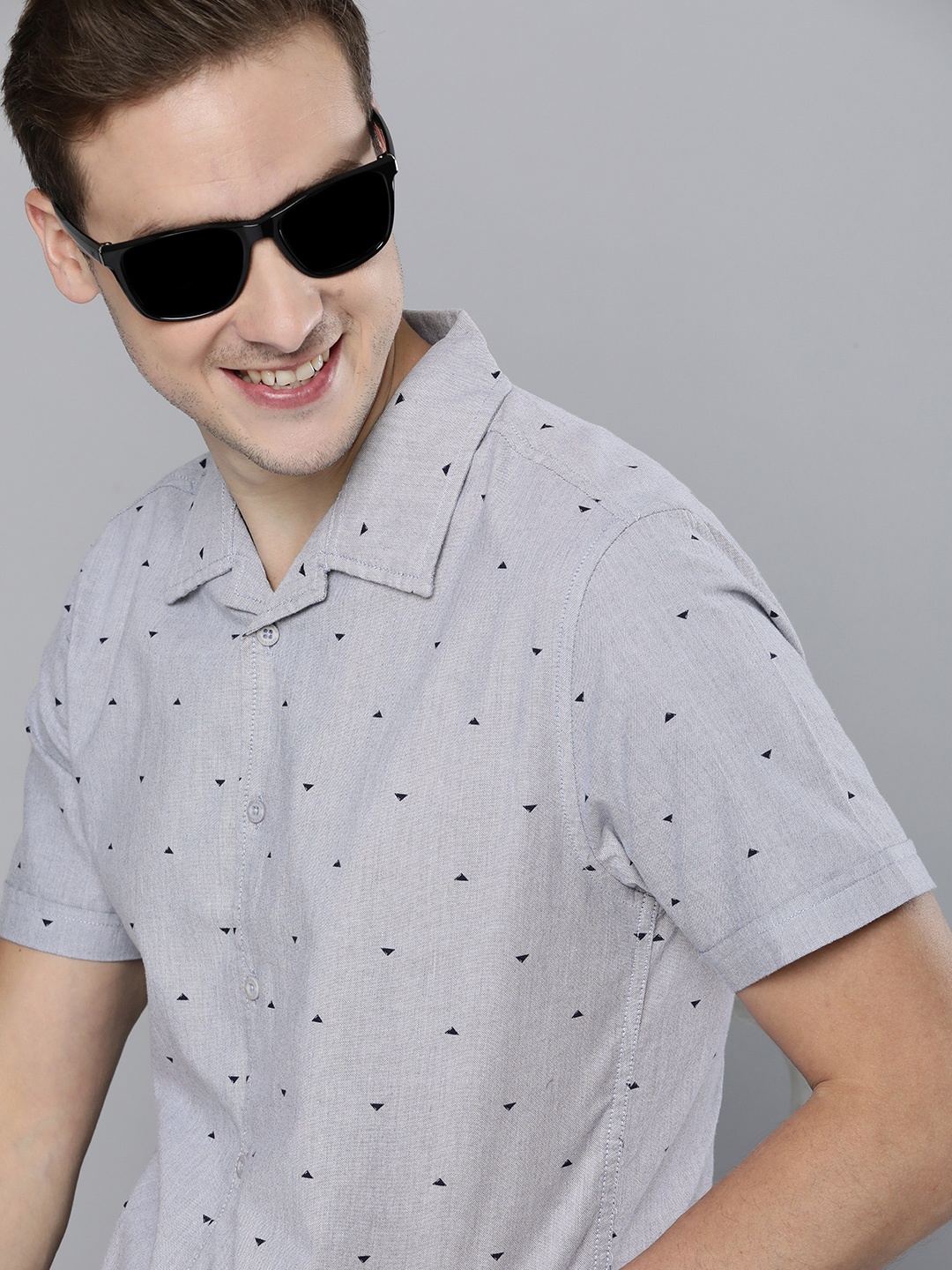 

HERE&NOW Men Grey Slim Fit Geometric Printed Pure Cotton Casual Shirt